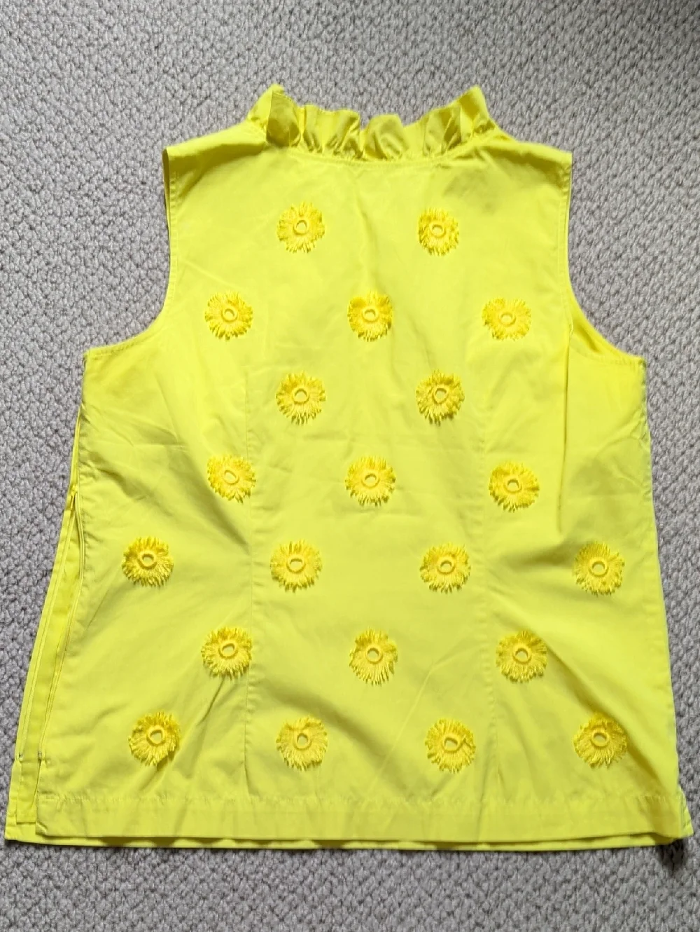 Talbots Yellow Sleeveless Ruffle-V Neck Floral Appliqué Top M - Picture 8 of 8